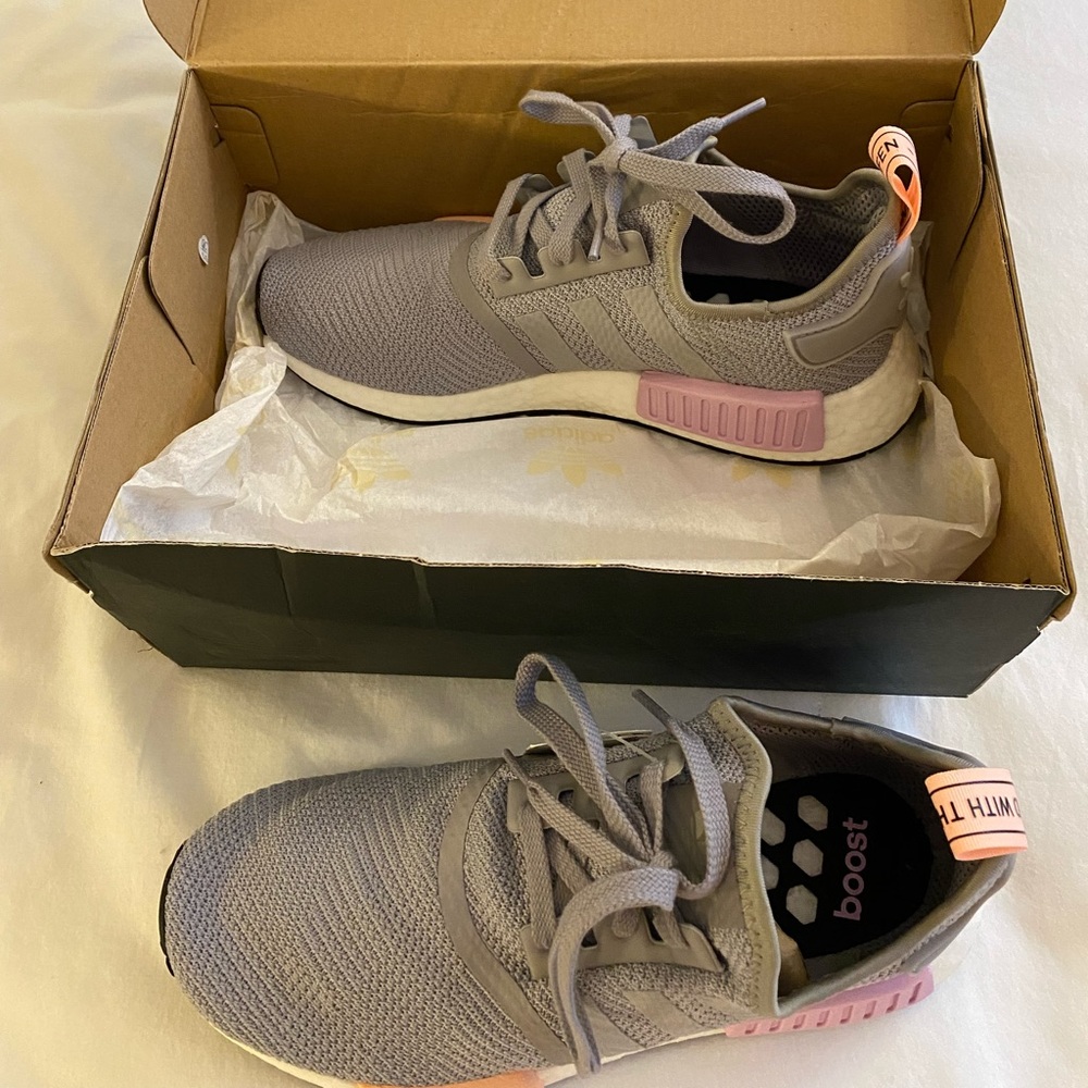 ADIDAS NMD R1 - Picture 2 of 2